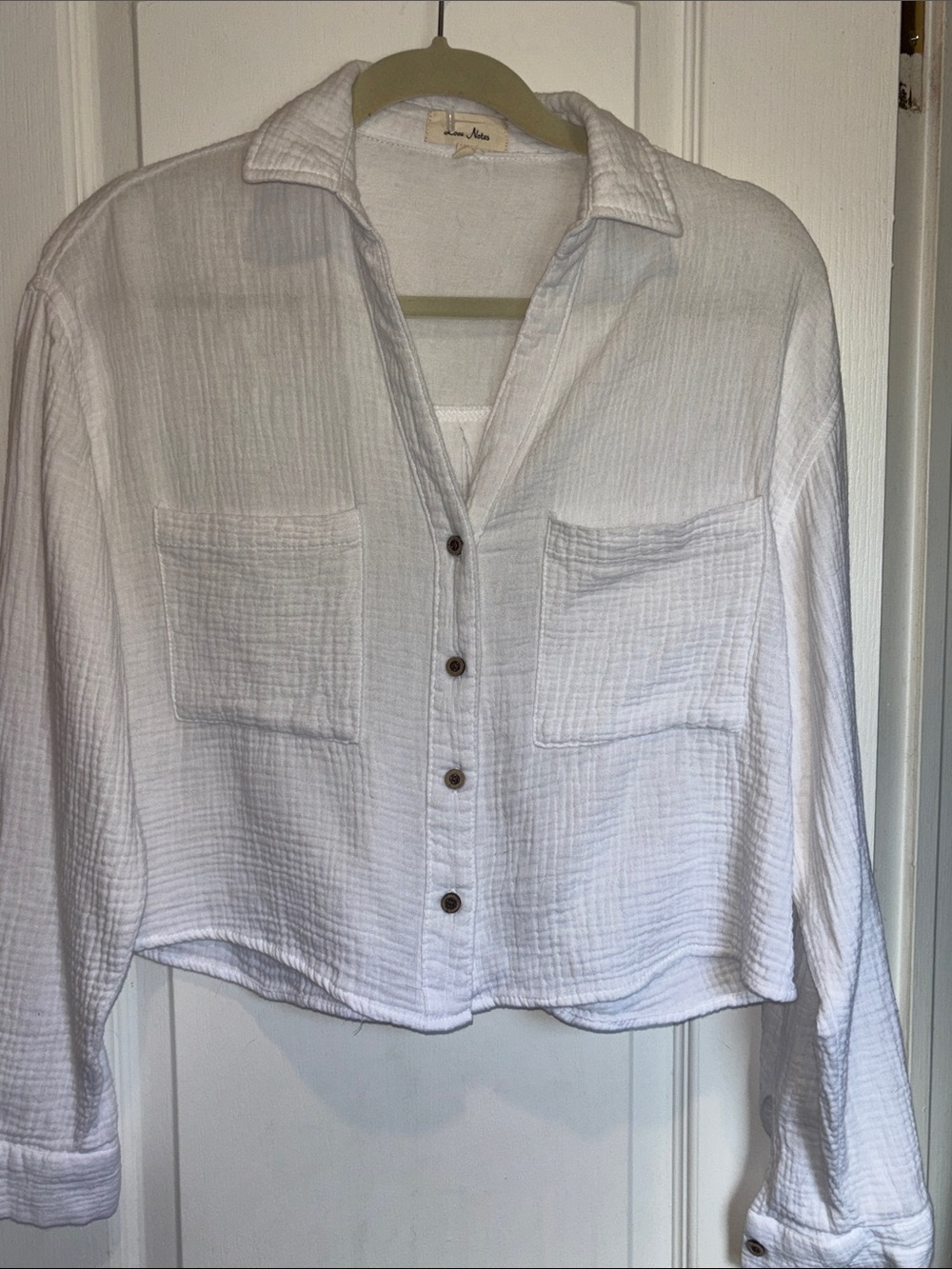 LOVE NOTES WHITE CRINKLED CROP TOP
L/S BUTTON DOWN SIZE MEDIUM ALL COTTON